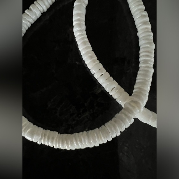 White Puka Shell Set of 2 Bracelets - Picture 4 of 5